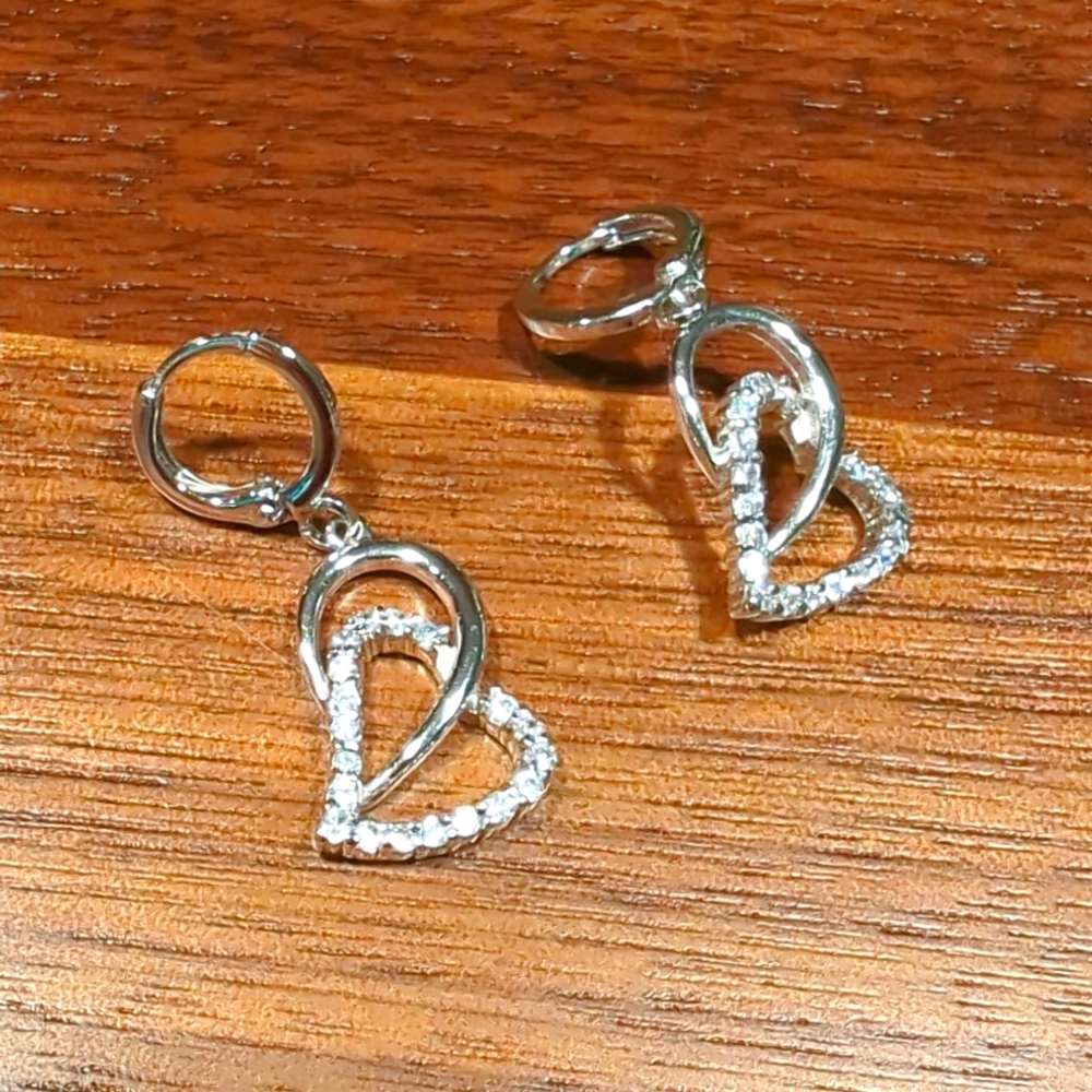 Earrings with tiny Swarovski splinters